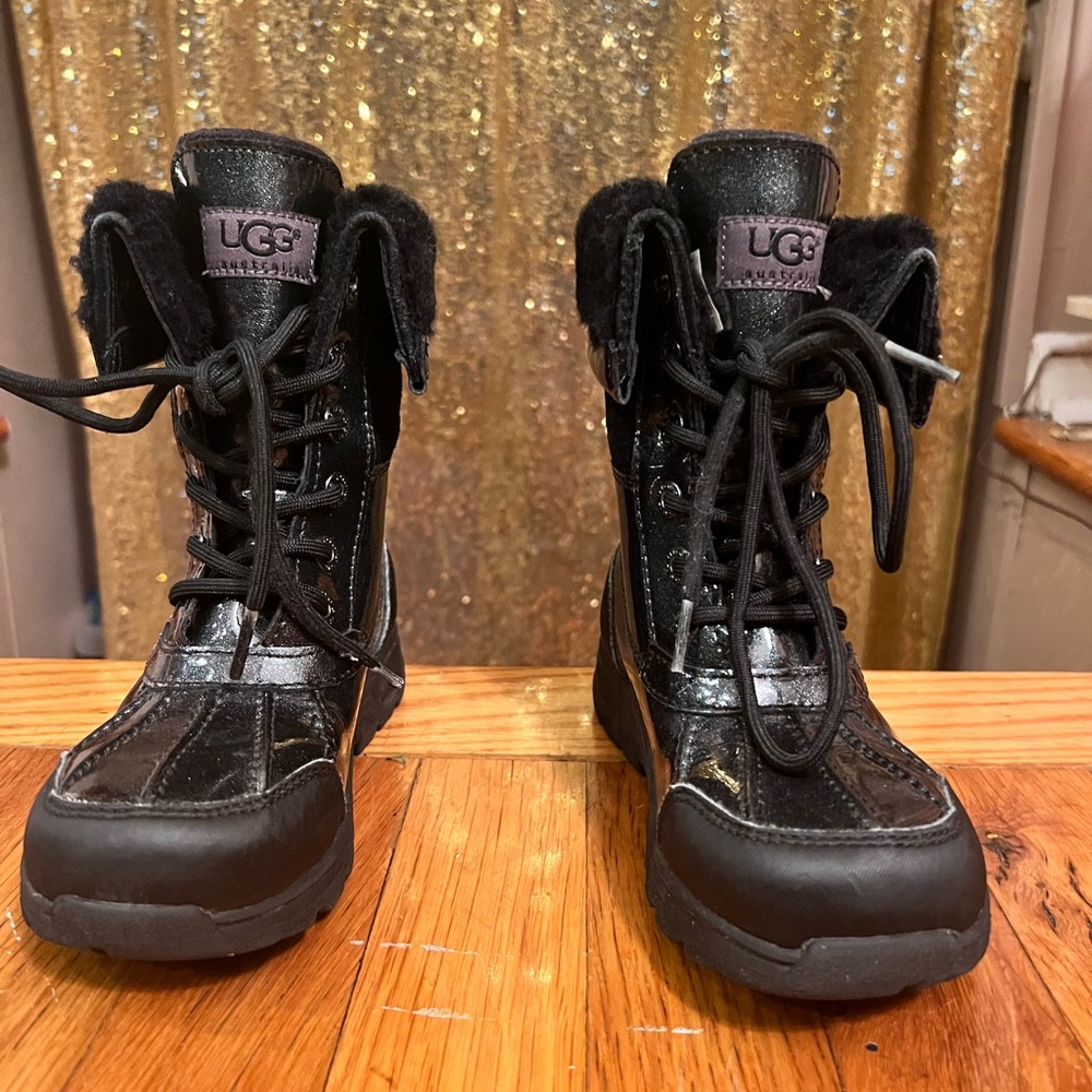 Ugg girls boots